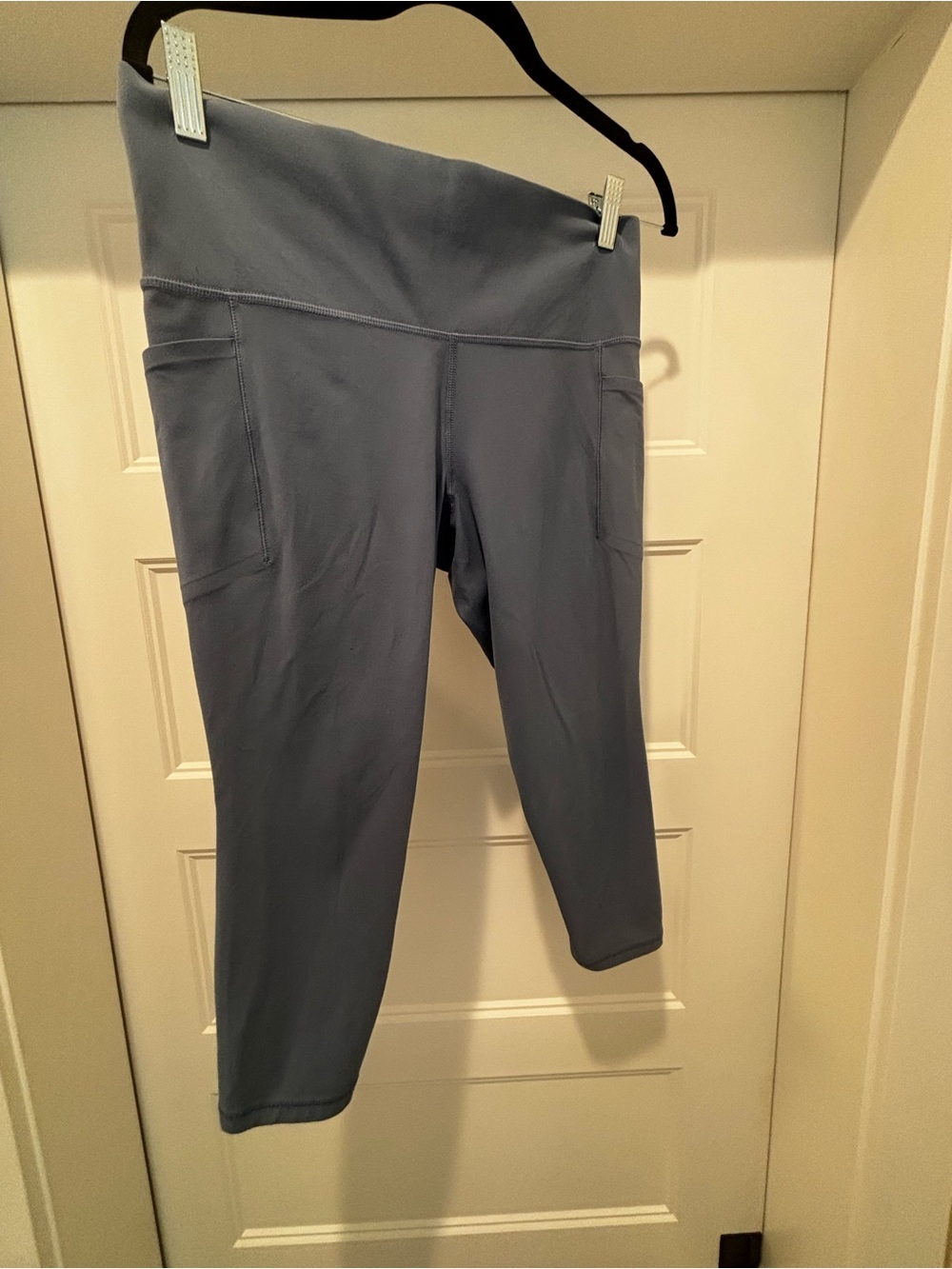 Athleta Salutation Stash 7/8 Tights in Slate Blue - Women L/P